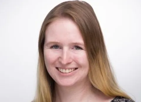 Profilbild einer lächelnden Frau