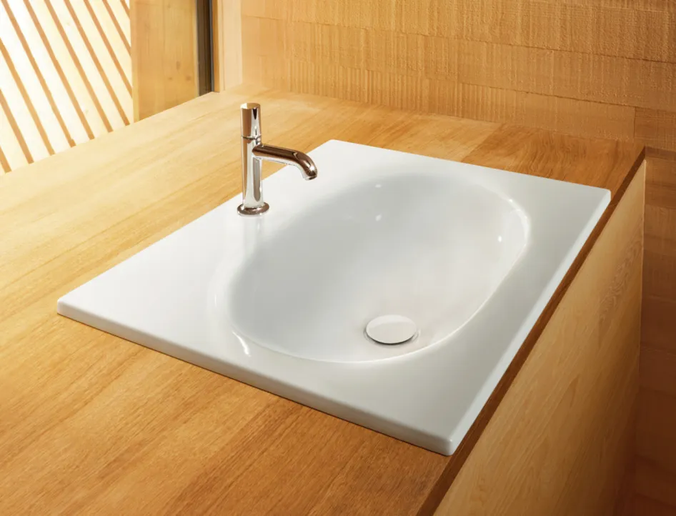 Waschbecken BetteComodo auf Holzwaschtisch